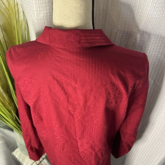 Chicos Women’s 0 US Red No Iron Animal Print Watermark Long Sleeves Workwear - Picture 7 of 11